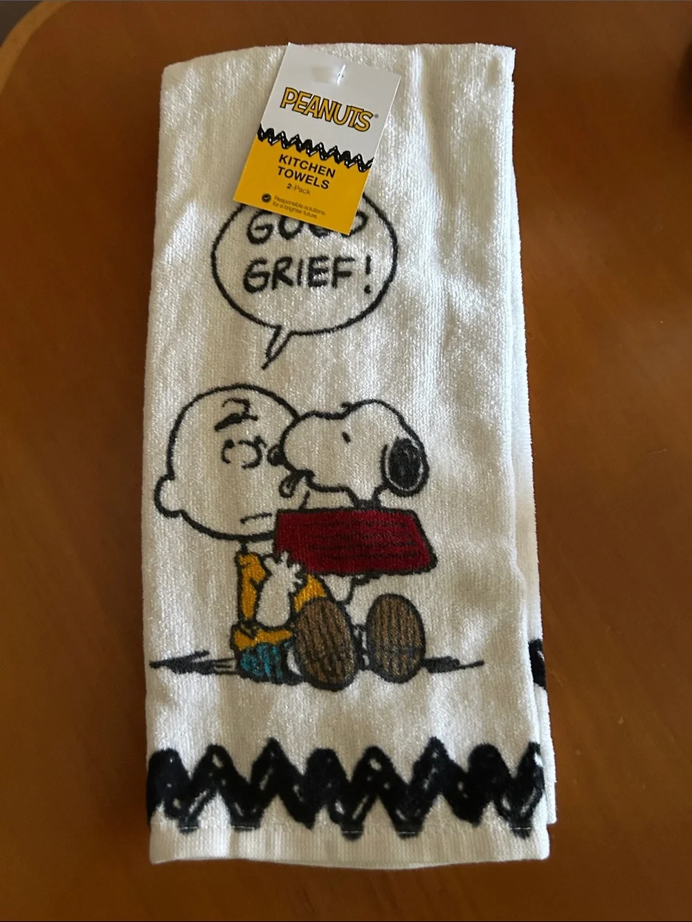 Peanuts Kitchen Towels - White Charlie Brown & Snoopy Graphic Towel